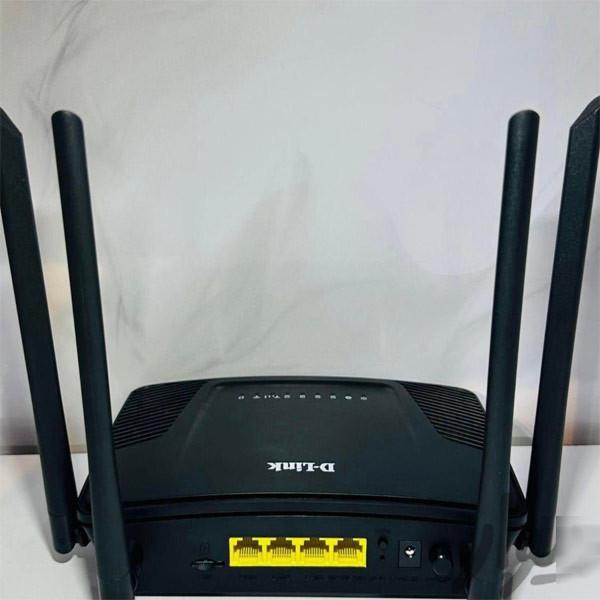 مودم روتر بی‌سیم 4G LTE دی-لینک مدل DWR-M920 با پشتیبانی از سیم‌کارت 3G/4G، سرعت تا 150 مگابیت بر ثانیه، پوشش کامل منزل با 4 آنتن خارجی، اتصال همزمان تا 32 کاربر و پورت‌های LAN و WAN RJ-45