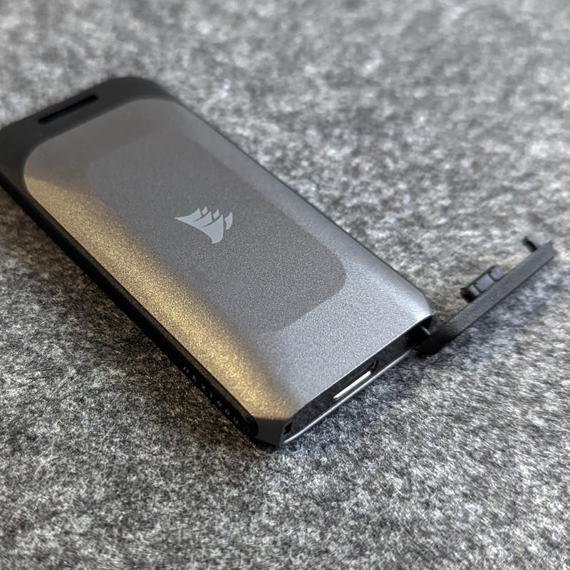 اس اس دی اکسترنال کورسیر مدل EX100U ظرفیت 2 ترابایت رابط USB 3.2 Gen2